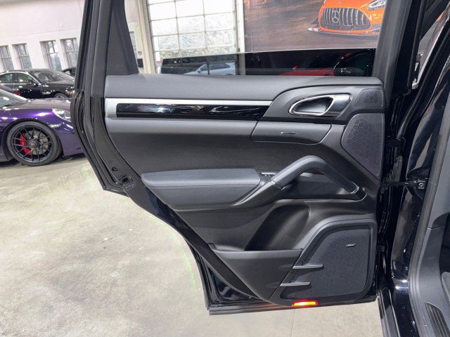 Used 2015 Porsche Cayenne S image 54