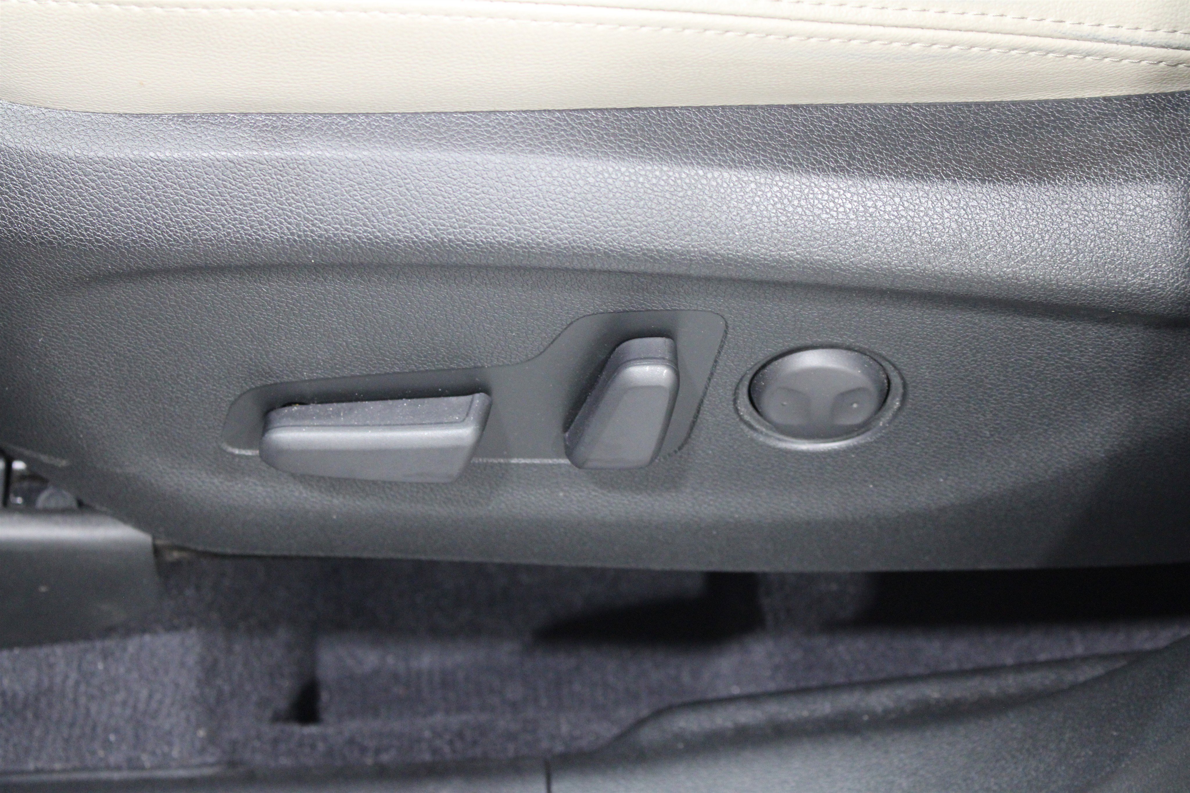 Used 2019 Kia Sorento EX image 5