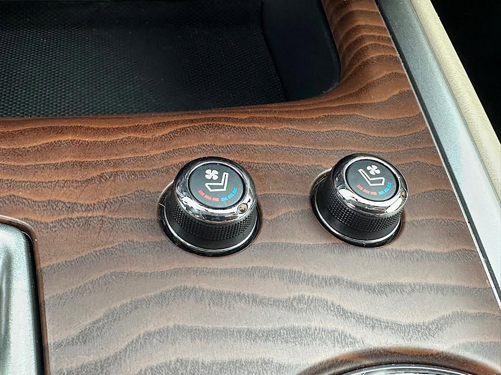 Used 2018 Nissan Pathfinder Platinum image 30