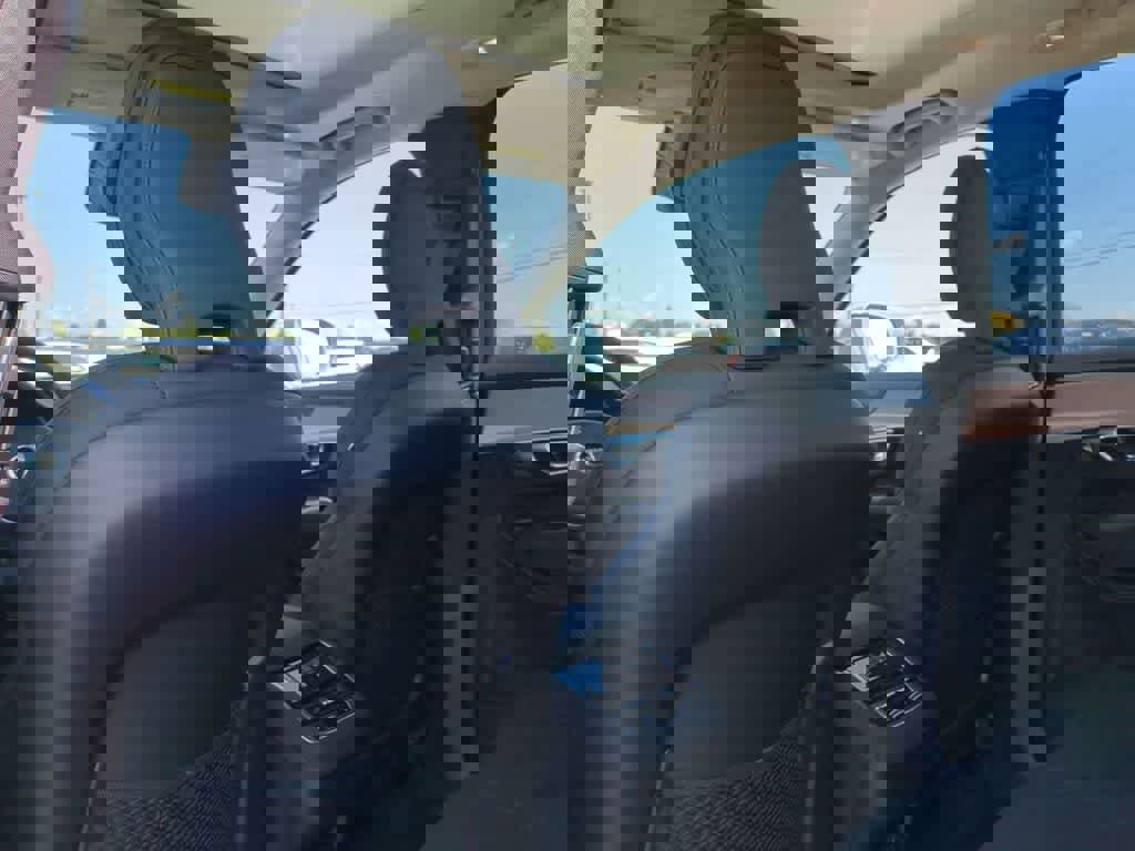 Used 2026 Volvo XC90 B6 Plus w/ Protection Package Premier image 16