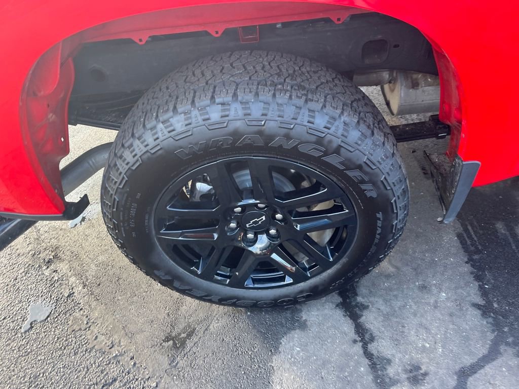 Used 2025 Chevrolet Silverado 1500 Custom w/ Turbomax Blackout Package image 33