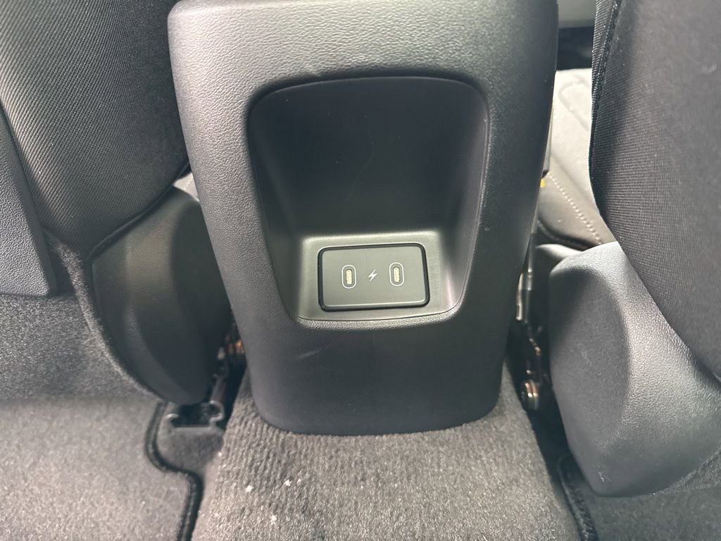 Used 2025 Hyundai Elantra SE w/ Cargo Package image 21