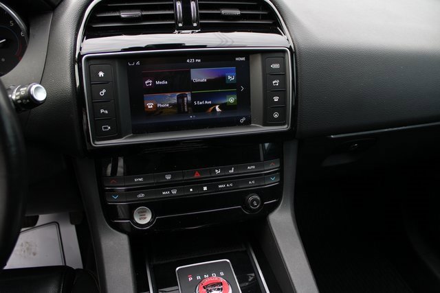 Used 2018 Jaguar F-PACE Prestige image 24