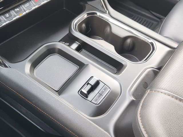 Used 2025 GMC Sierra 2500 AT4 w/ Technology Package AWD/4WD image 18
