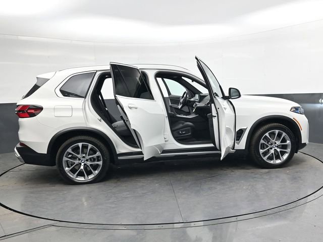 New 2026 BMW X5 sDrive40i w/ Premium Package image 39