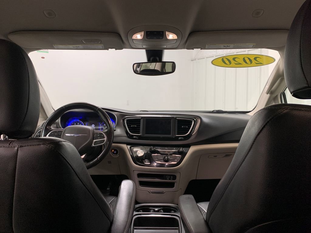 Used 2020 Chrysler Pacifica Touring-L FWD image 21