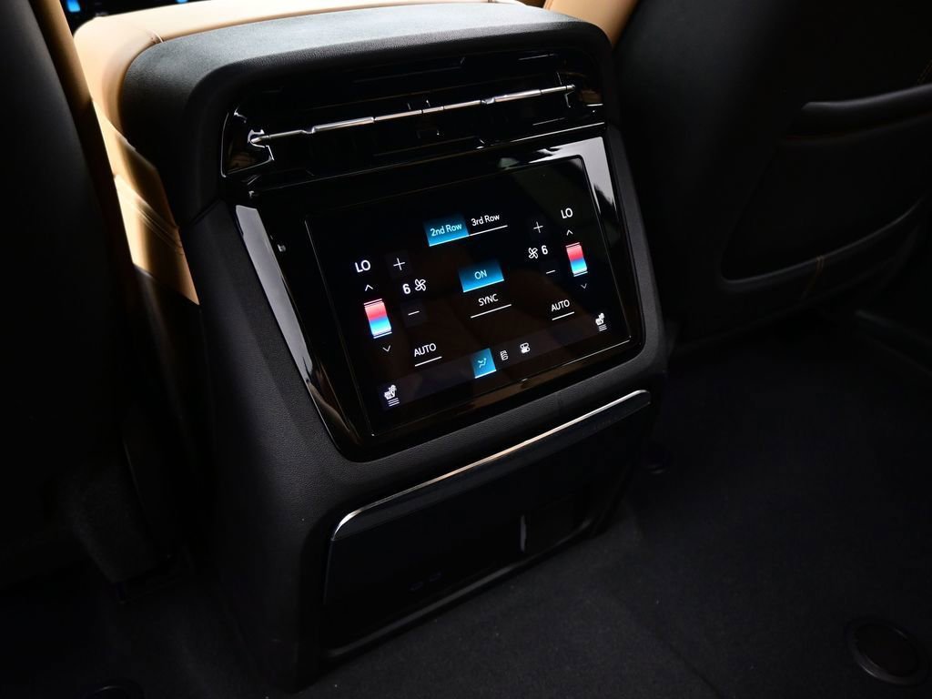 Used 2025 Cadillac Escalade IQ Sport 2 image 33