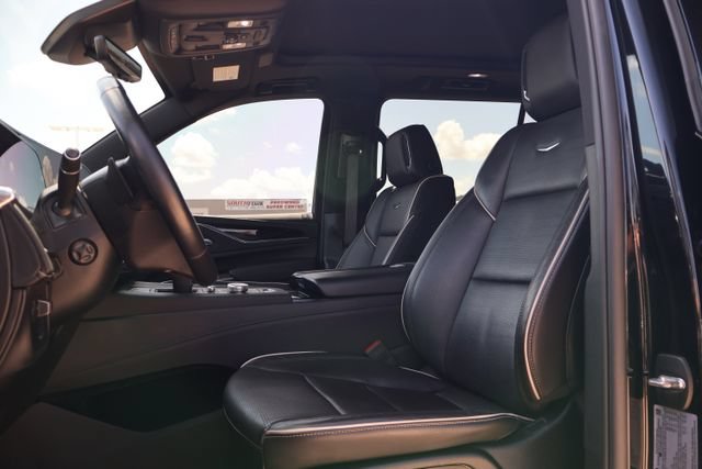 Used 2024 Cadillac Escalade ESV Sport AWD/4WD image 11