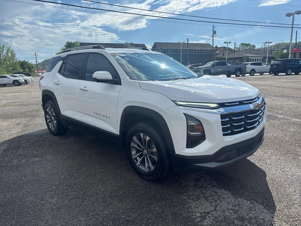 Used 2025 Chevrolet Equinox LT w/ Convenience Package II AWD/4WD image 7