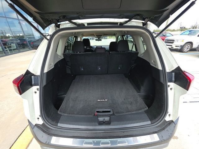 Used 2023 Nissan Rogue SV image 27