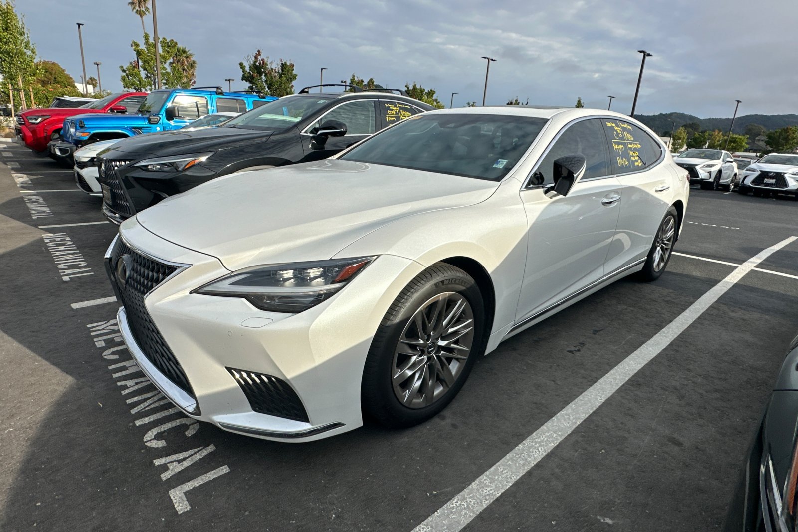 Used 2021 Lexus LS 500 w/ Accessory Package (Z2) RWD image 1
