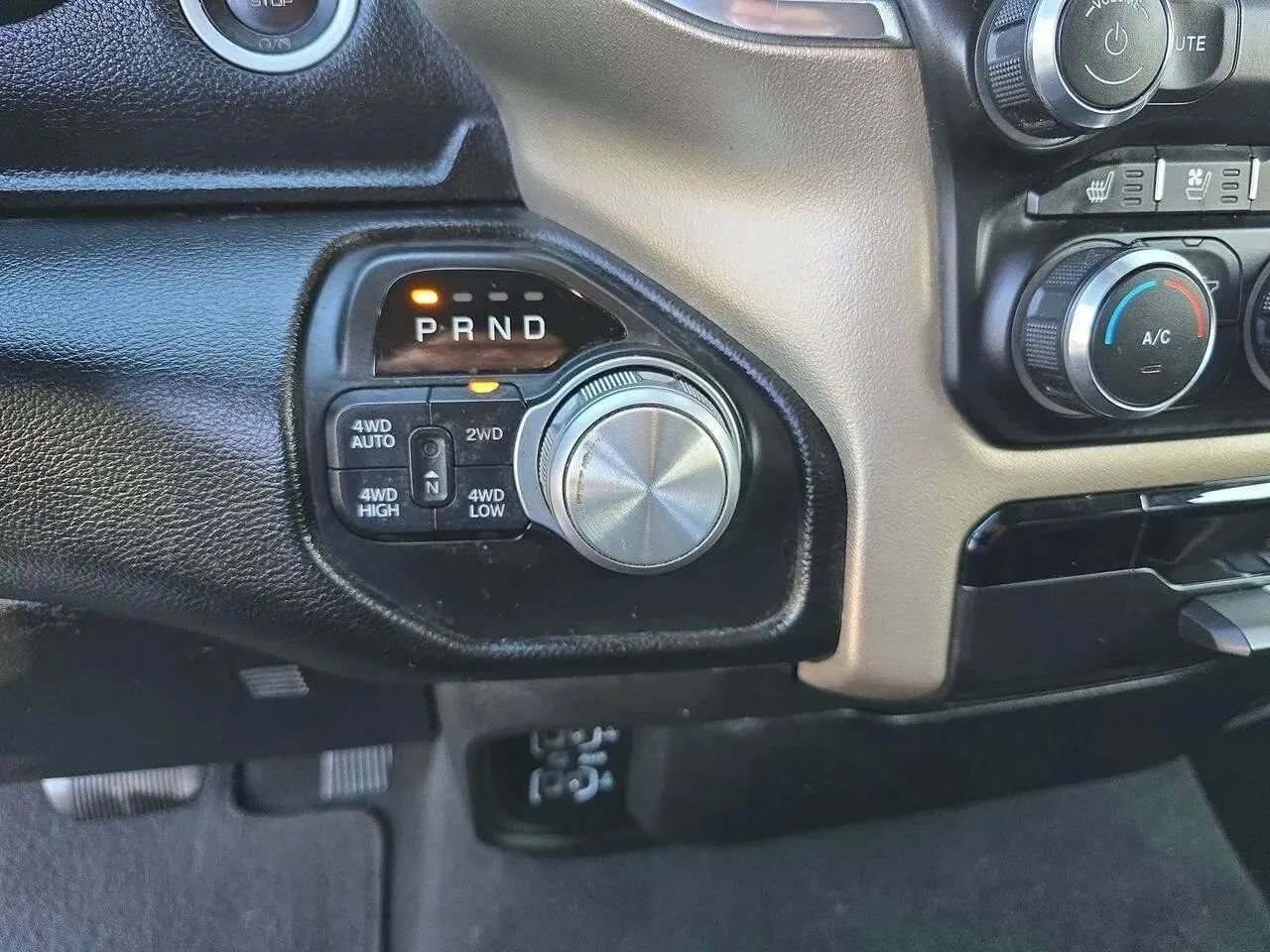 Used 2019 RAM 1500 Laramie AWD/4WD image 19