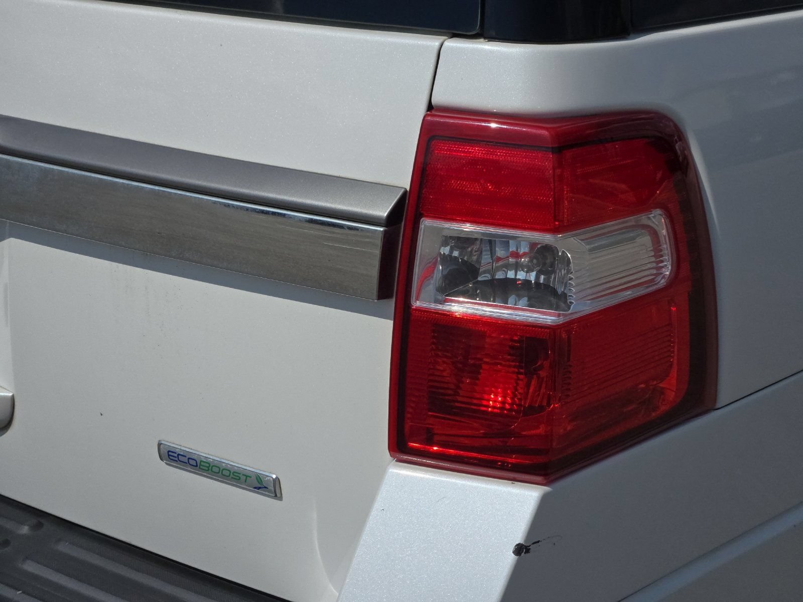 Used 2015 Ford Expedition Limited w/ Equipment Group 301A AWD/4WD image 26