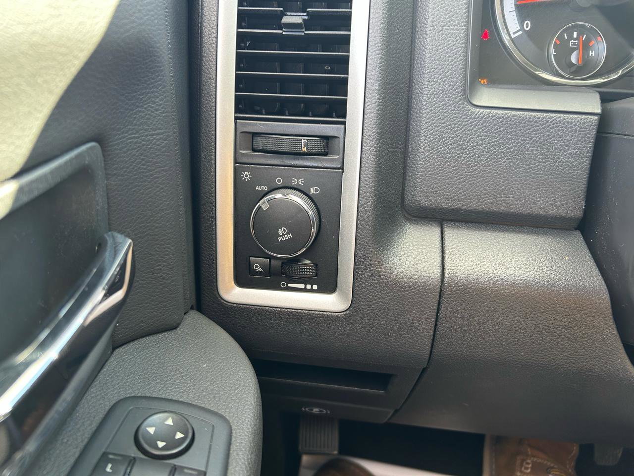 Used 2012 RAM 1500 Sport w/ Remote Start & Security Group image 24