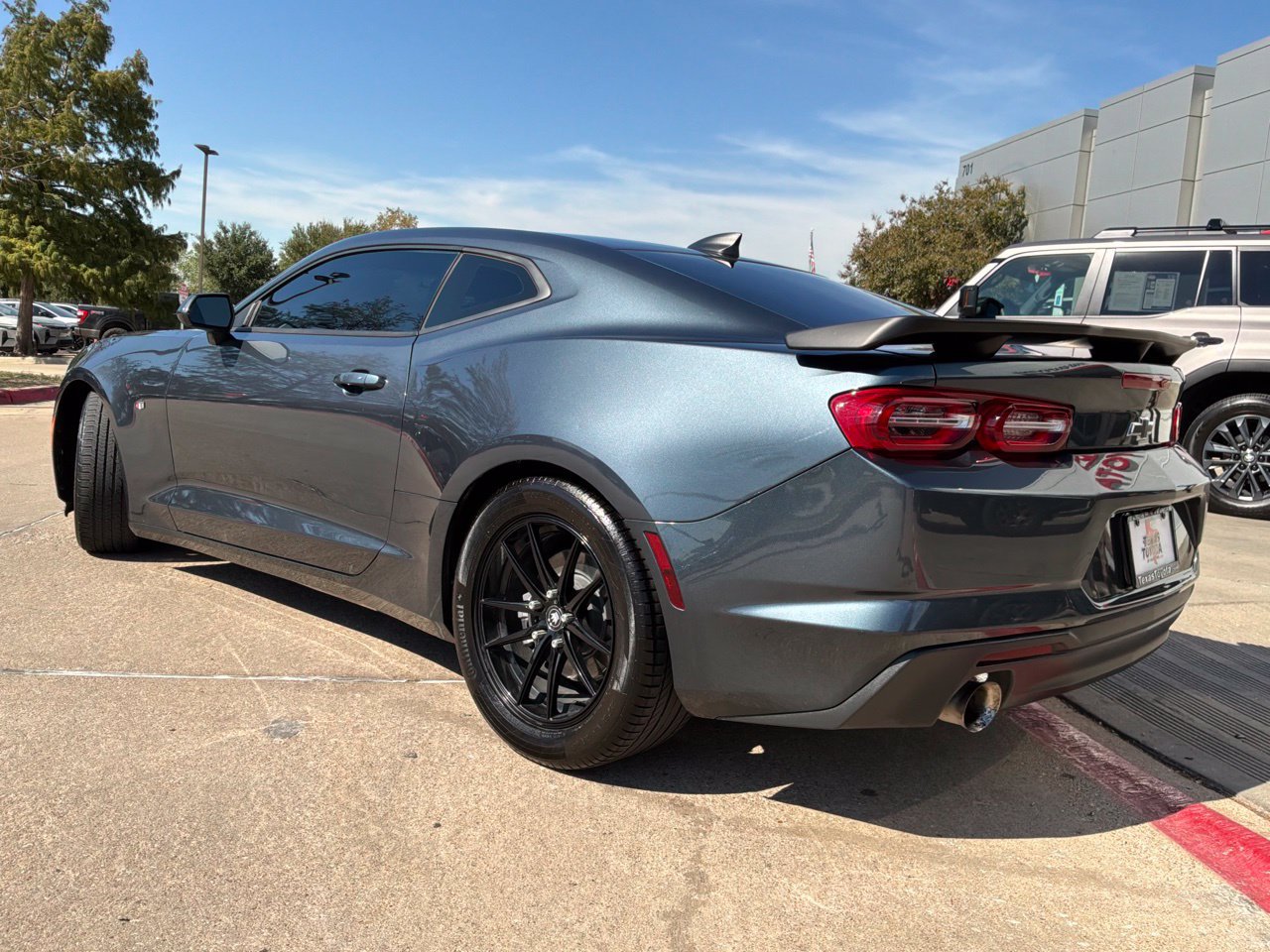 Used 2023 Chevrolet Camaro LT RWD image 8