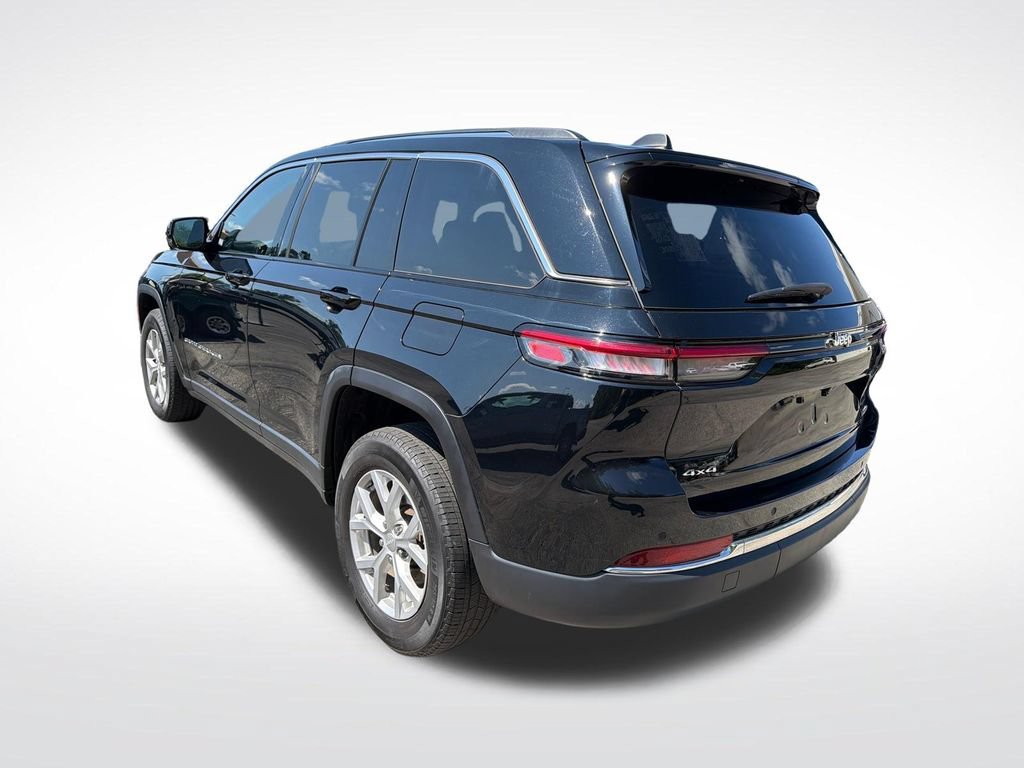 Used 2023 Jeep Grand Cherokee Limited AWD/4WD image 3
