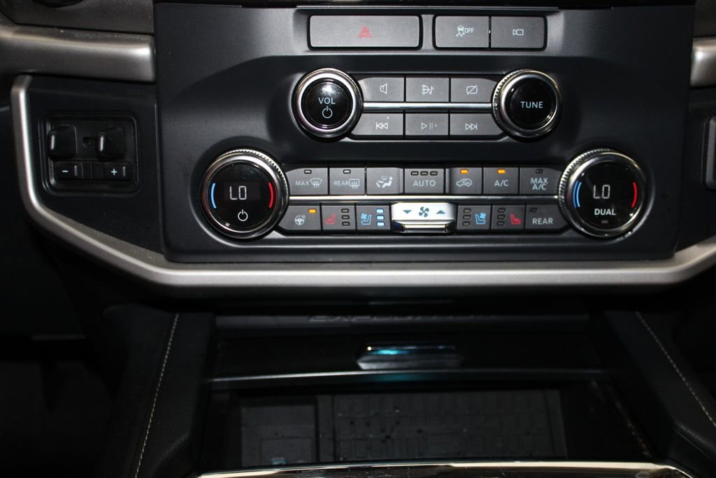 Used 2022 Ford Expedition Max XLT RWD image 32