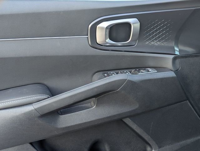 Used 2025 Kia Sorento S w/ Panoramic Sunroof Package image 12