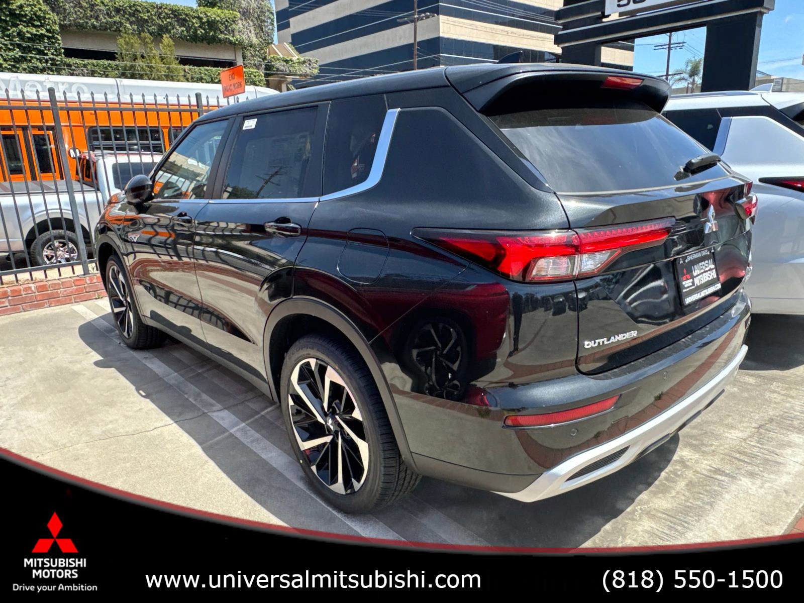 New 2025 Mitsubishi Outlander 4WD Plug-In Hybrid image 10