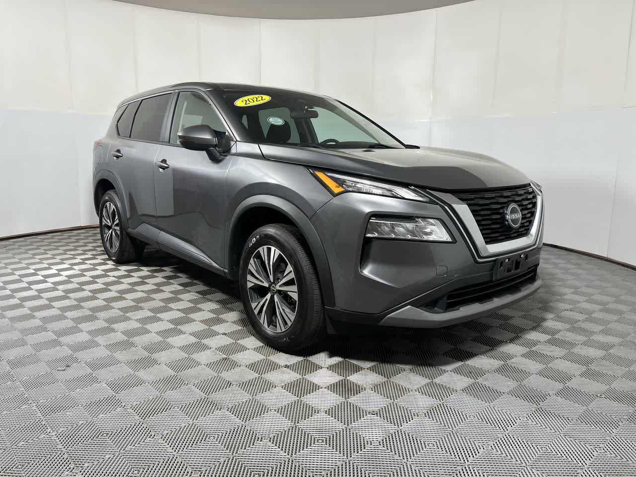 Used 2022 Nissan Rogue SV AWD/4WD image 2