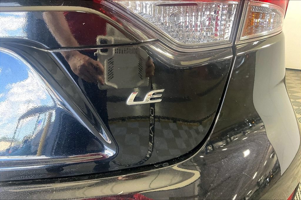 Used 2025 Toyota Corolla LE FWD image 40