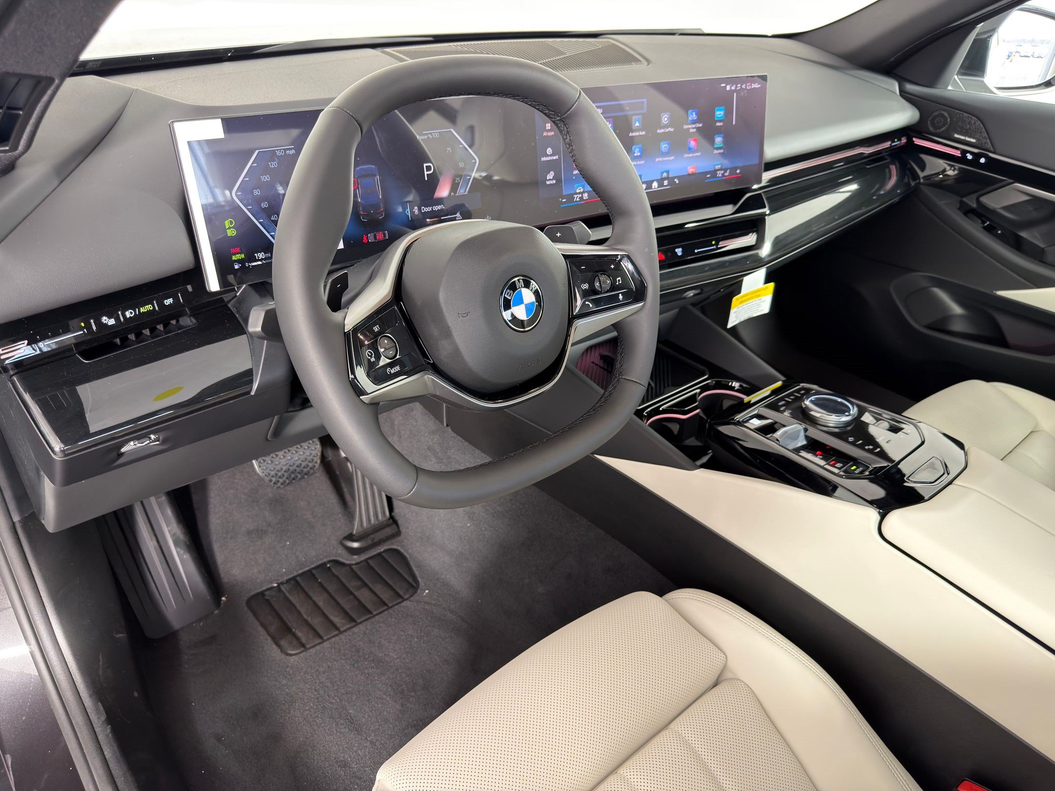 Used 2026 BMW 530i w/ Convenience Package RWD image 4