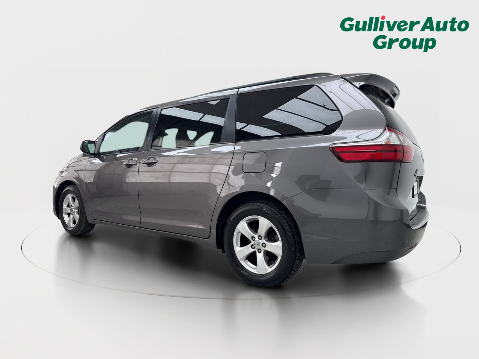 Used 2017 Toyota Sienna LE FWD image 4