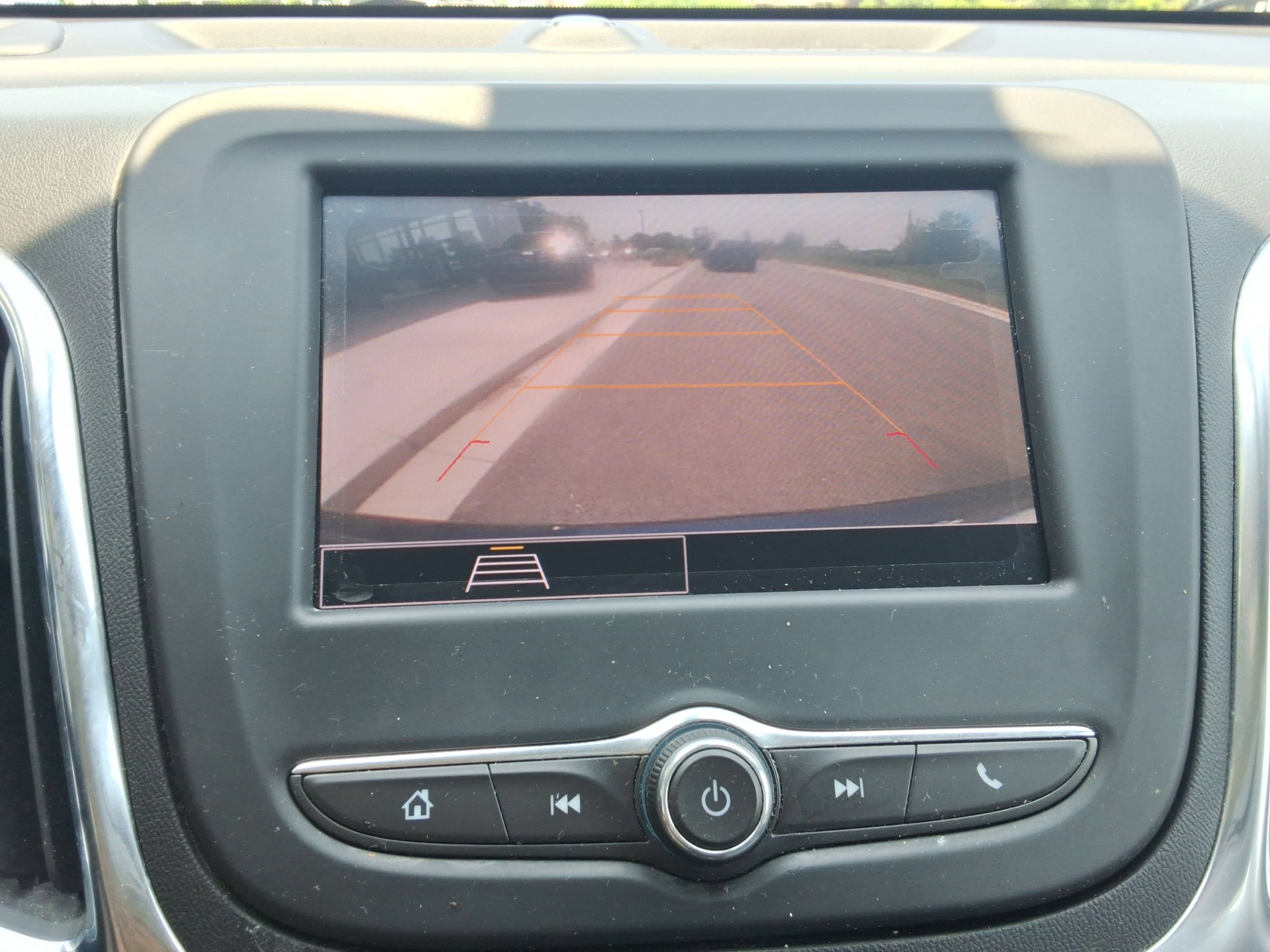 Used 2022 Chevrolet Equinox LS AWD/4WD image 16