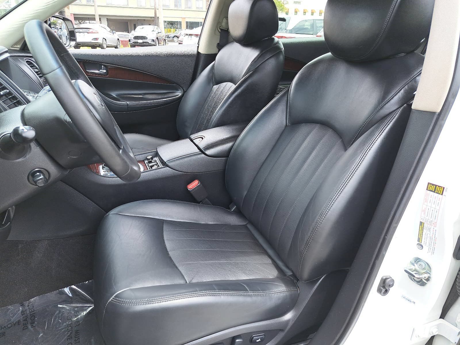 Used 2016 INFINITI QX50 2WD w/ Deluxe Touring Package image 15