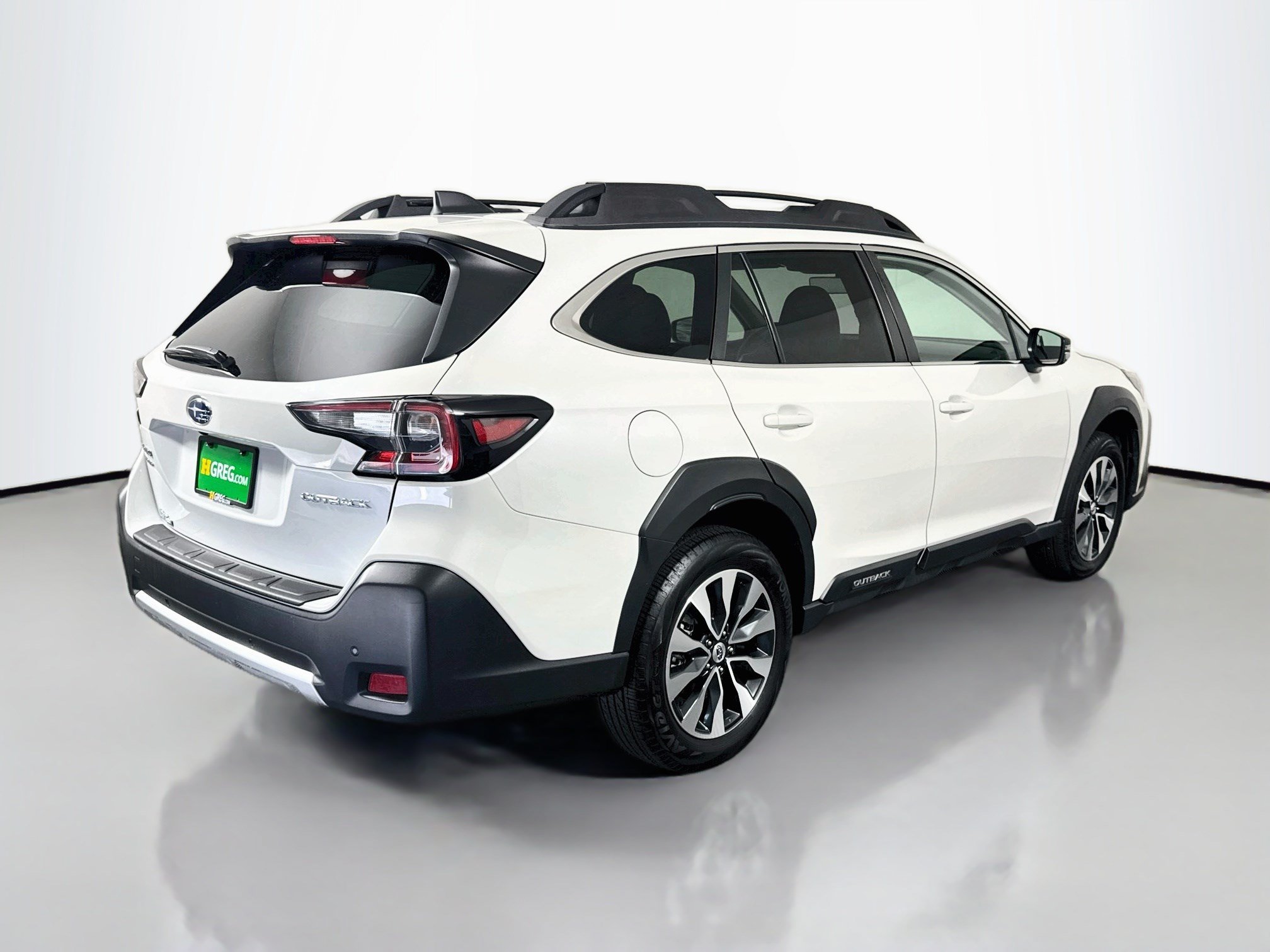 Used 2025 Subaru Outback Limited AWD/4WD image 10