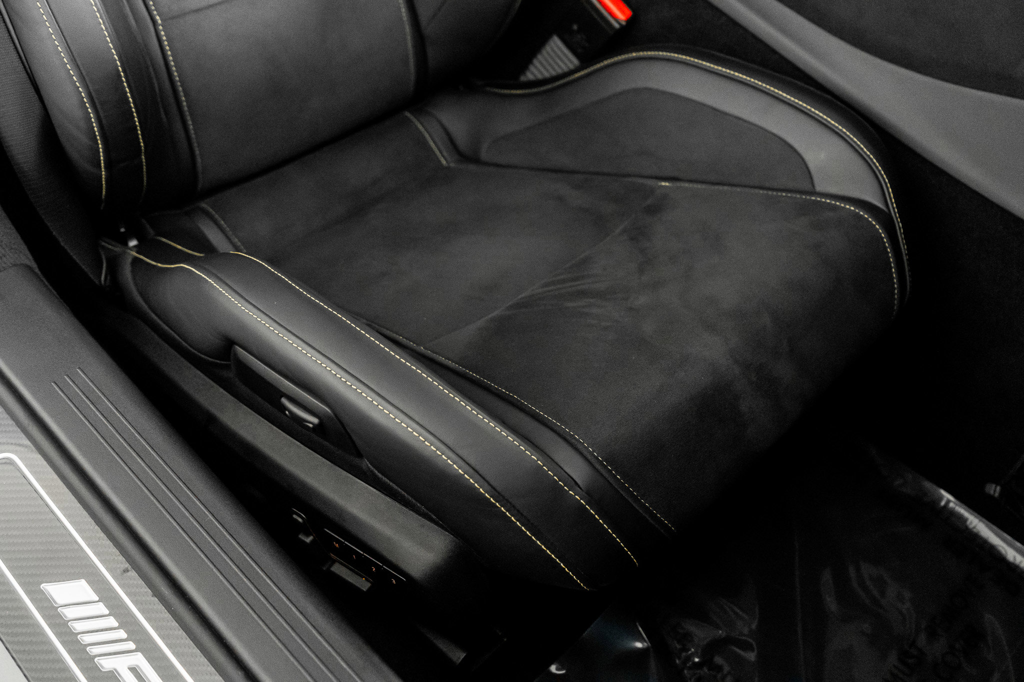 Used 2020 Mercedes-Benz AMG GT R image 32