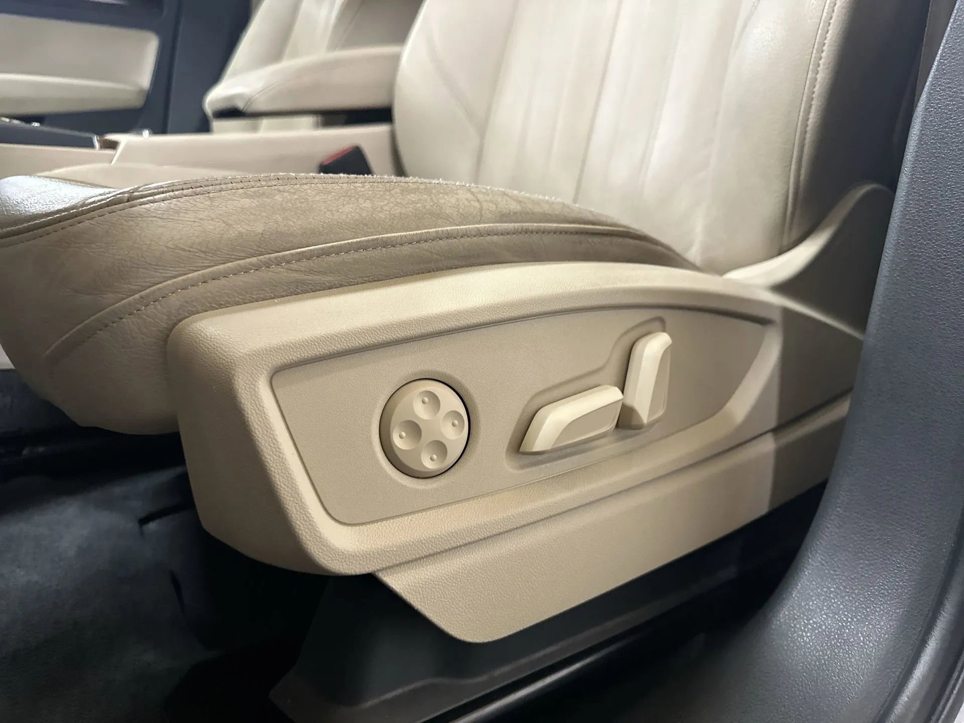 Used 2018 Audi Q5 2.0T Premium image 14