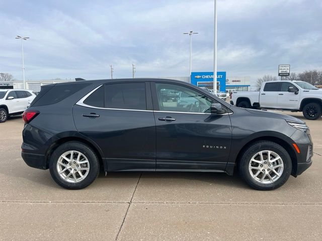 Used 2023 Chevrolet Equinox LT image 2