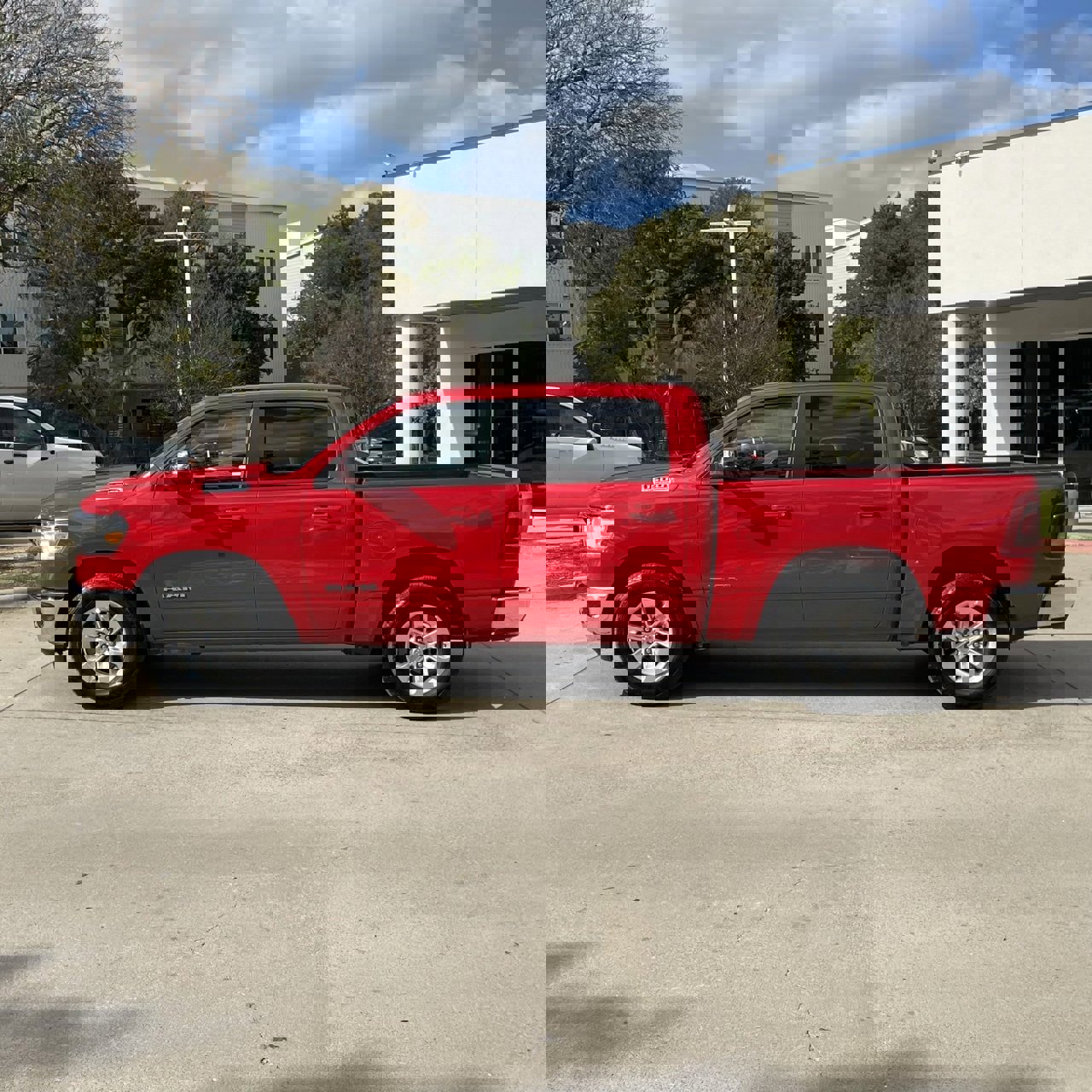 Used 2024 RAM 1500 Laramie image 3