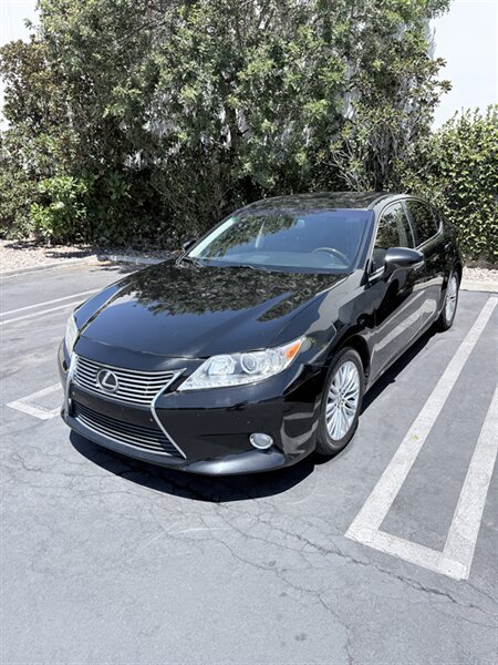 Used 2013 Lexus ES 350 w/ Premium Pkg FWD image 2