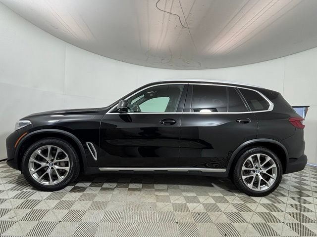 Used 2019 BMW X5 xDrive40i w/ Premium Package 2 AWD/4WD image 4