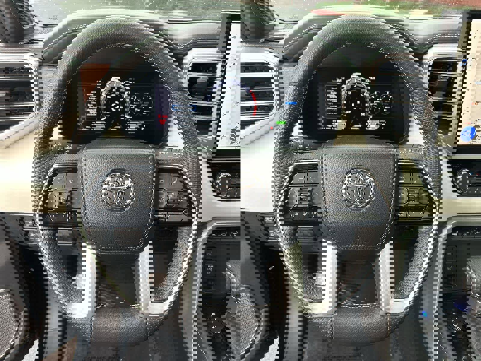 Used 2025 Toyota Sequoia Capstone image 15