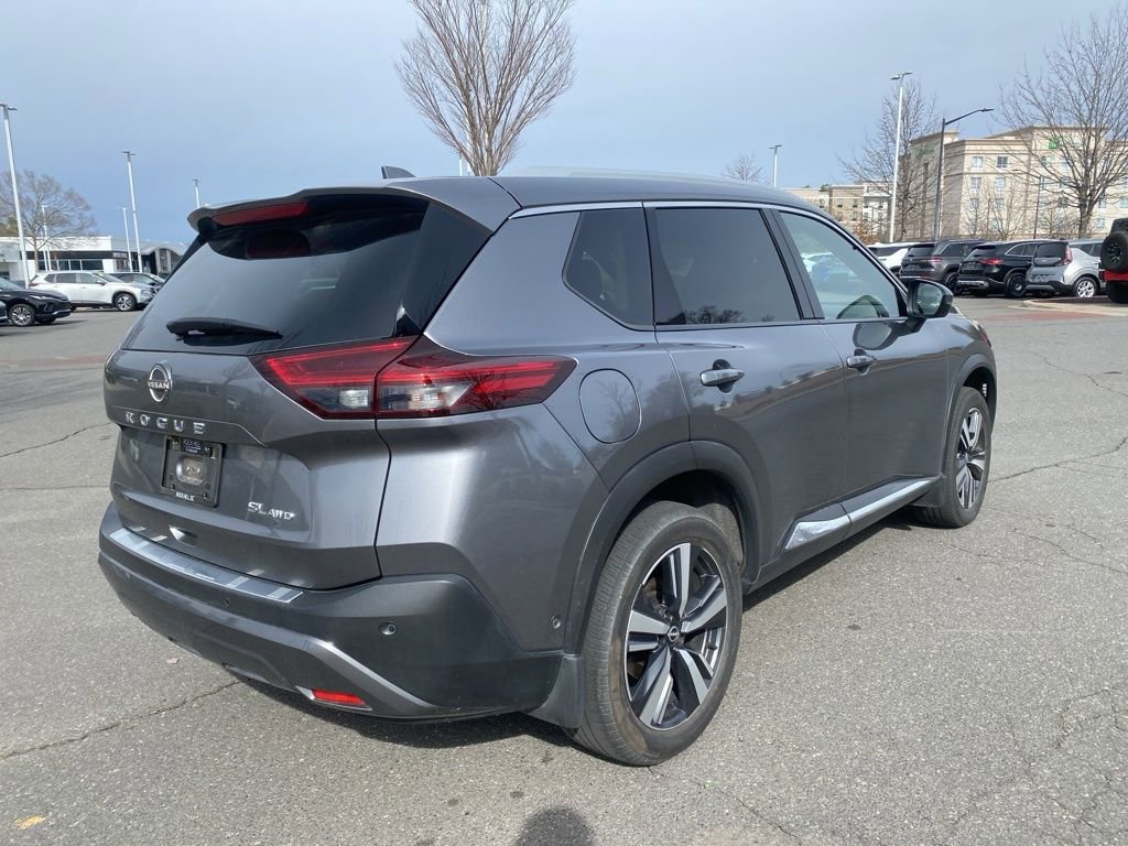 Used 2023 Nissan Rogue SL w/ SL Premium Package image 3