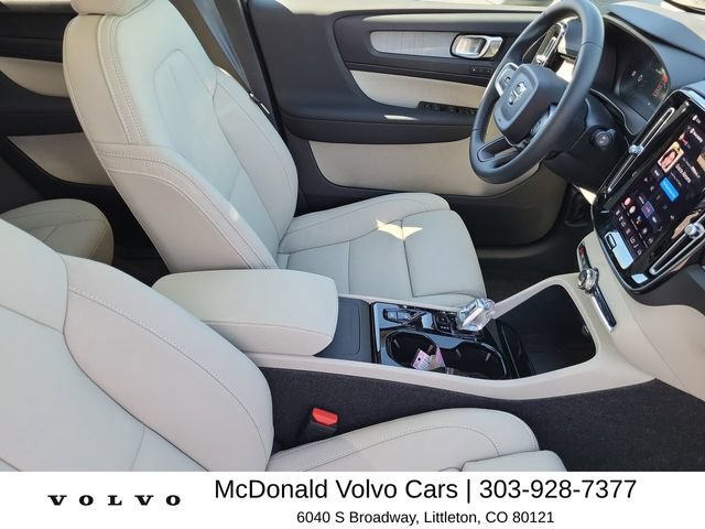 Used 2026 Volvo XC40 B5 Plus w/ Protection Package Premier AWD/4WD image 17