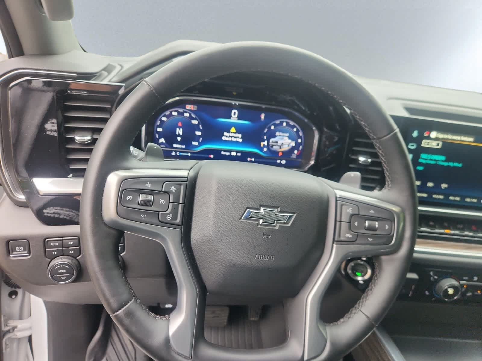 Used 2025 Chevrolet Silverado 1500 LT Trail Boss AWD/4WD image 17