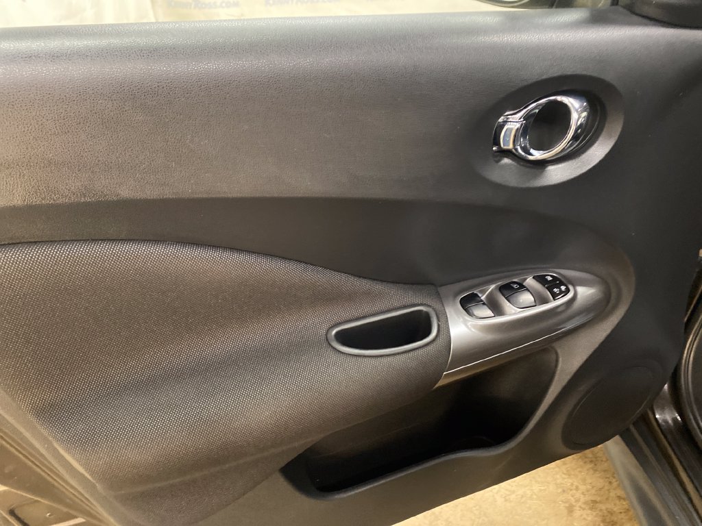 Used 2011 Nissan Juke SL AWD/4WD image 9