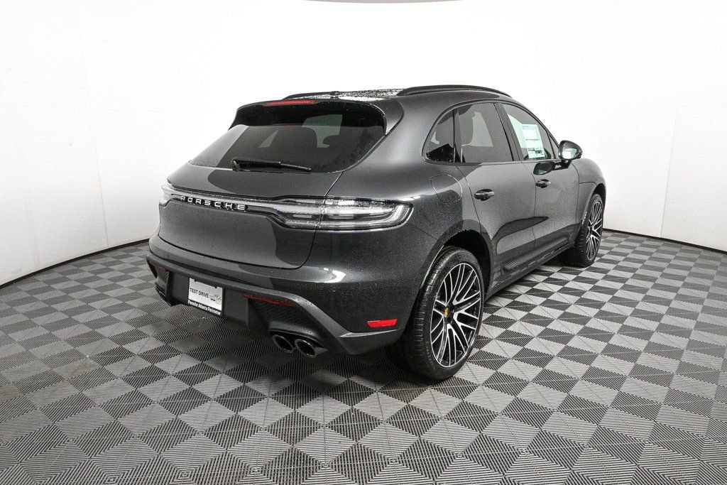 Certified 2026 Porsche Macan AWD/4WD image 29