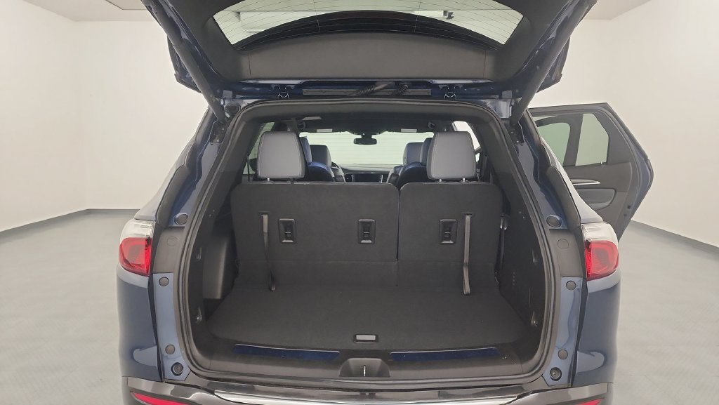 Used 2023 Buick Enclave Essence AWD/4WD image 24