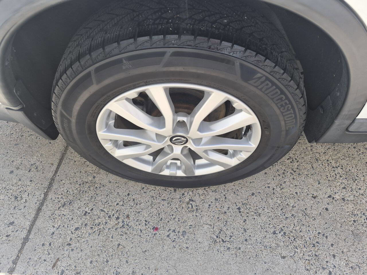 Used 2017 Nissan Rogue SV AWD/4WD image 7