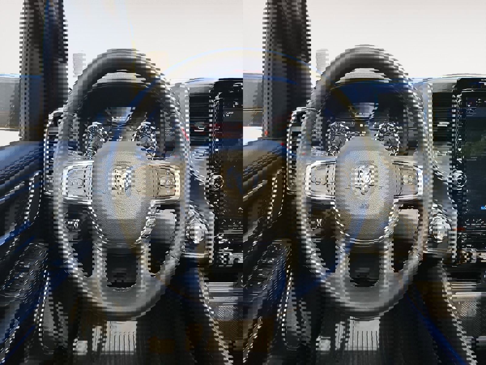 Used 2023 RAM 1500 Laramie AWD/4WD image 12