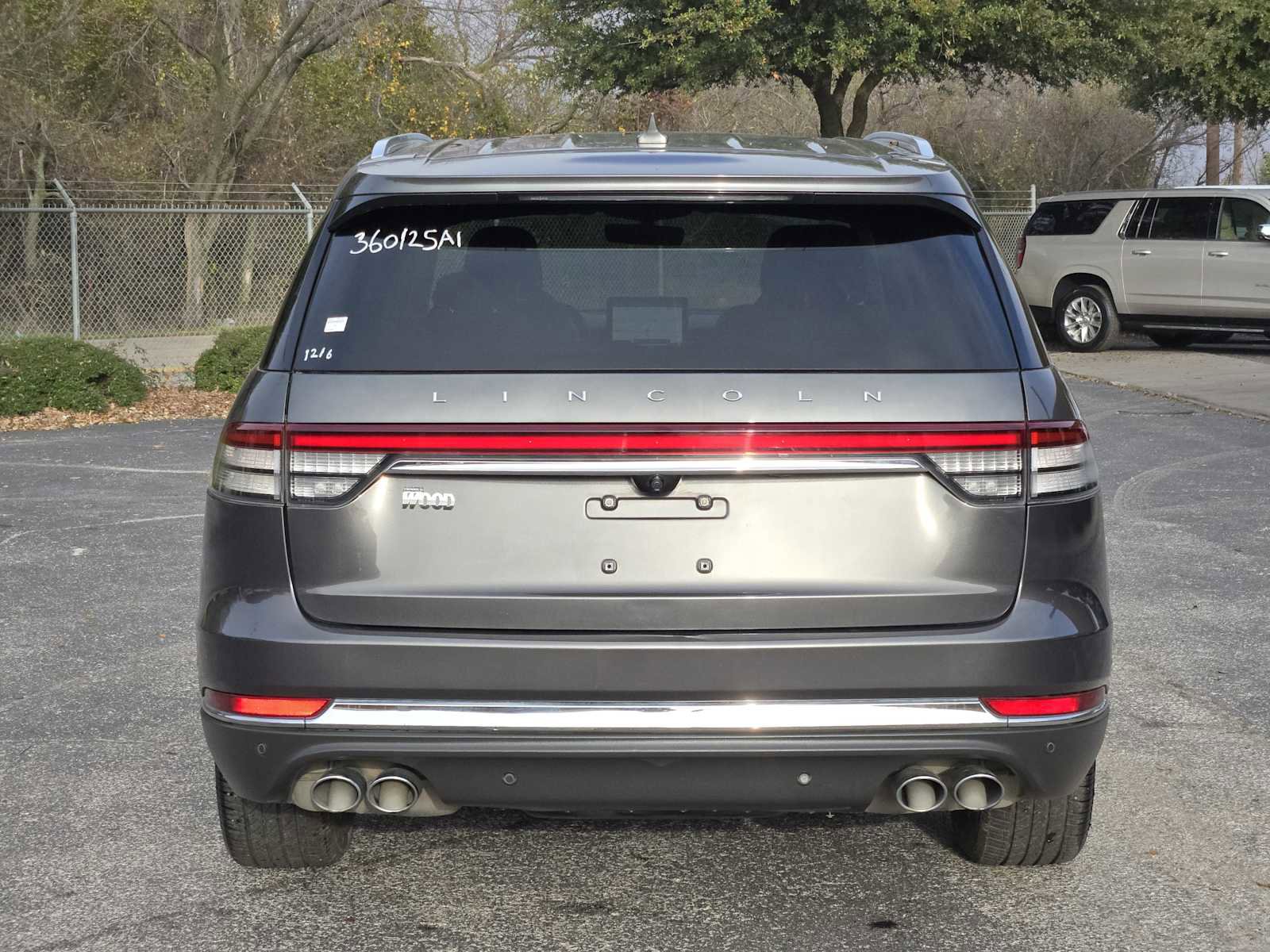 Used 2020 Lincoln Aviator Reserve w/ Equipment Group 201A image 4