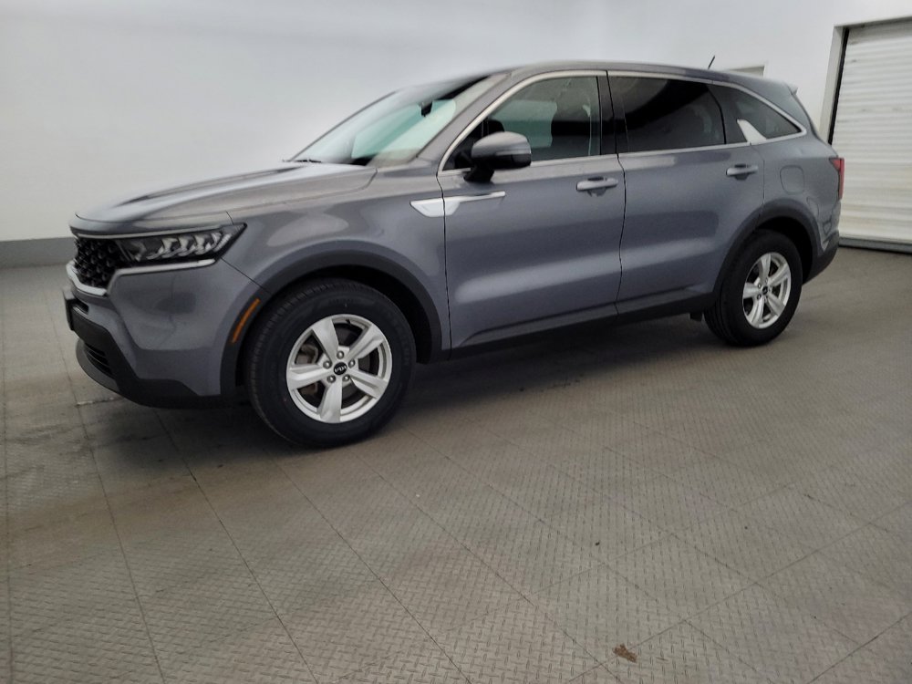 Used 2023 Kia Sorento LX FWD image 2