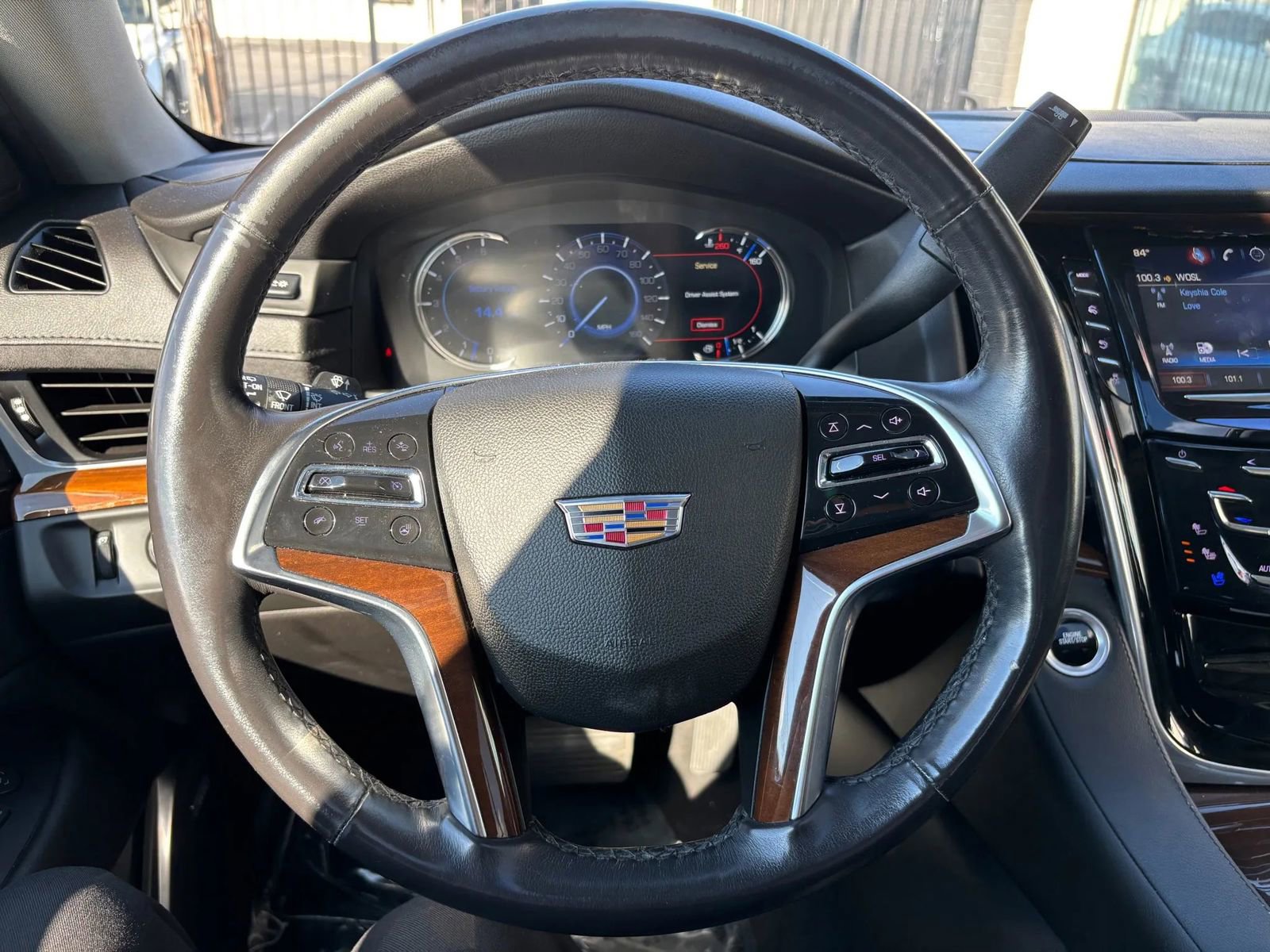 Used 2020 Cadillac Escalade Premium Luxury image 23