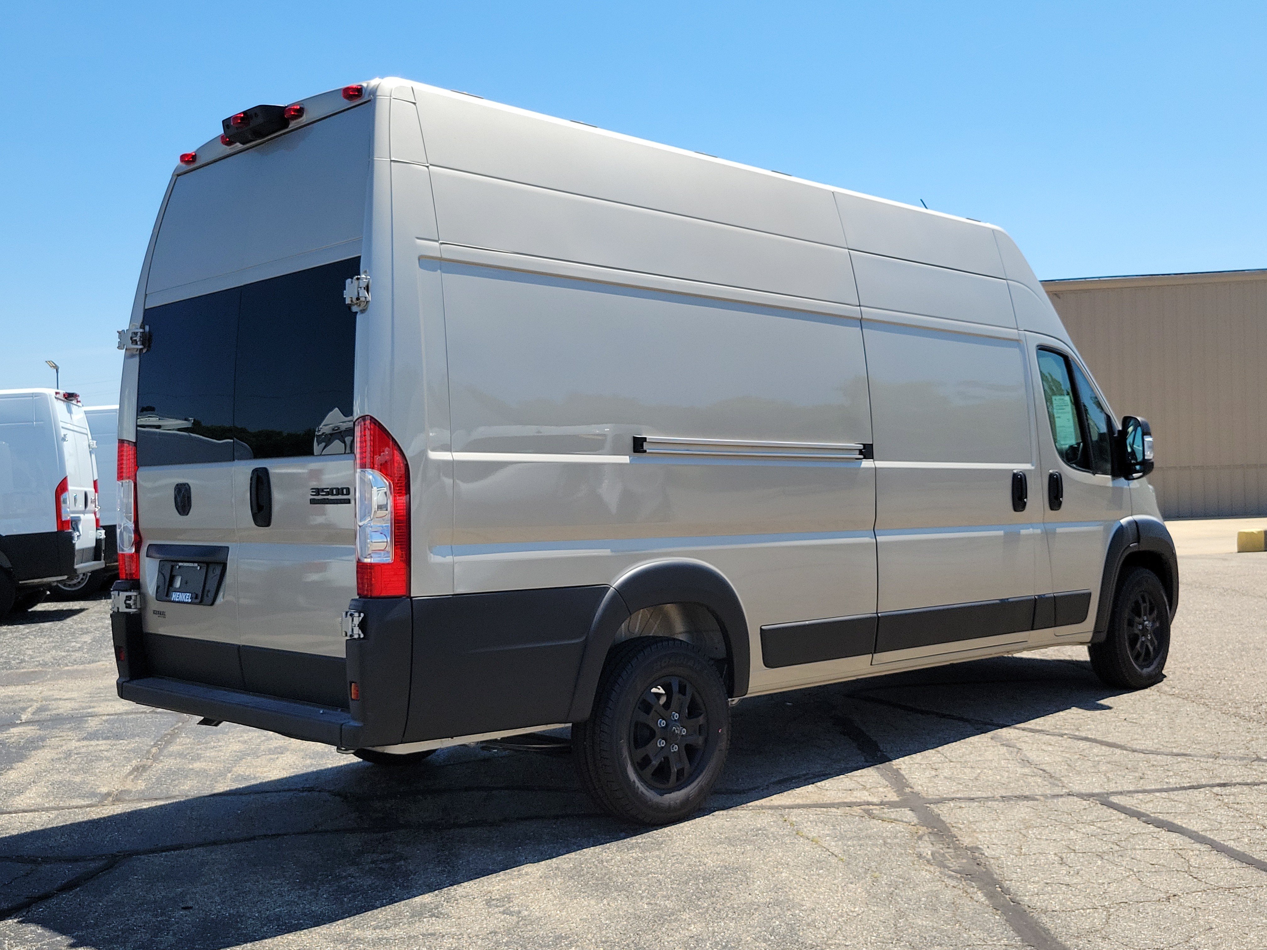 Used 2026 RAM ProMaster 3500 w/ Quick Order Package 22G SLT FWD image 4