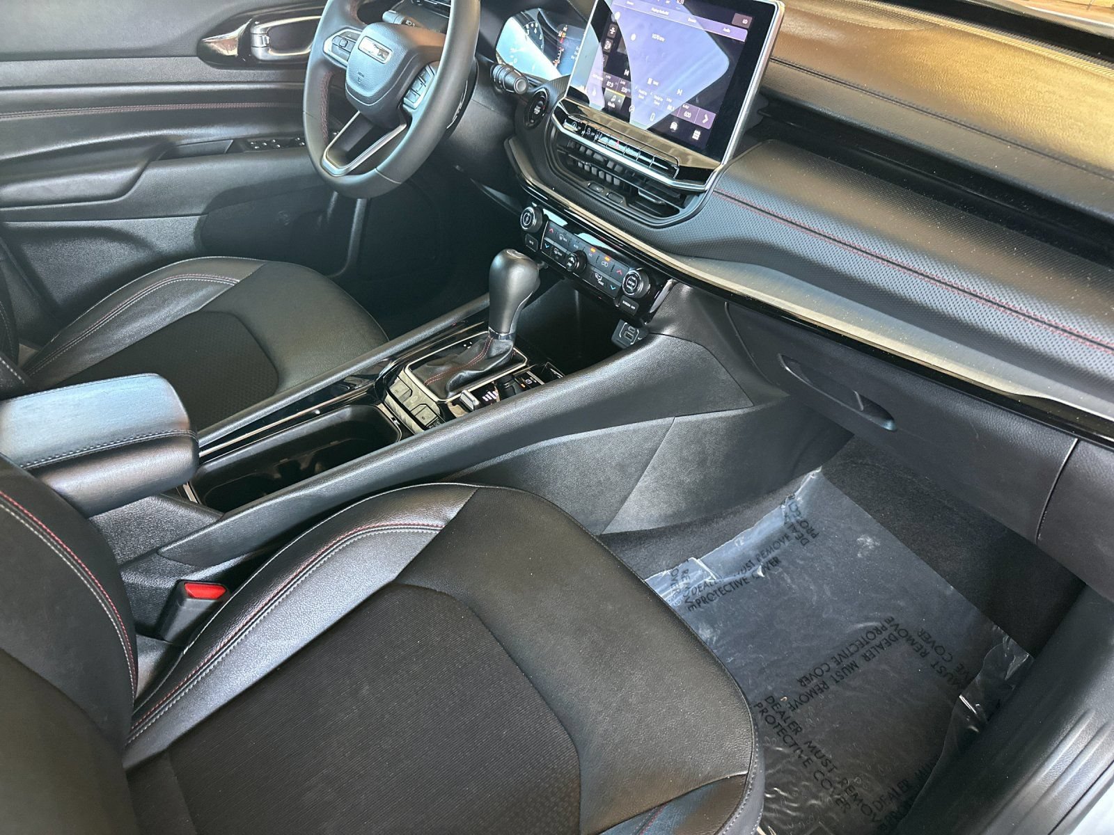 Used 2024 Jeep Compass Trailhawk AWD/4WD image 21